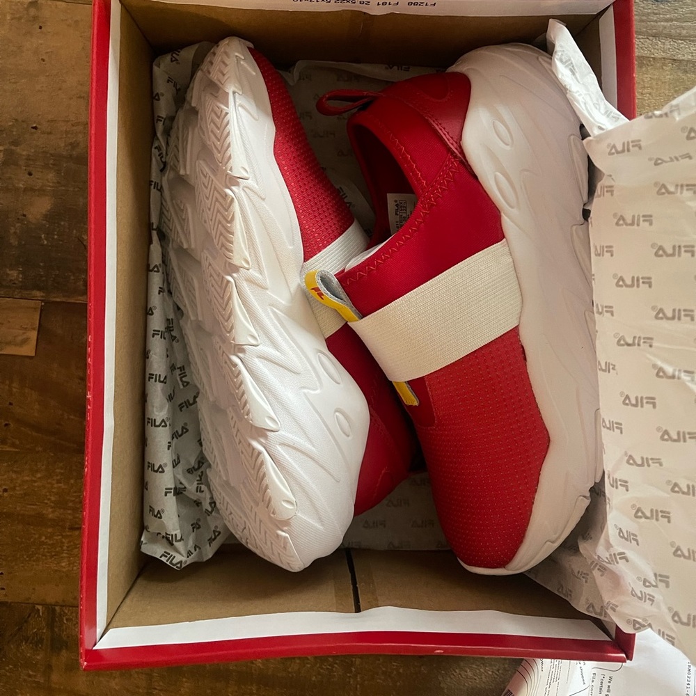 FILA Ray Tracer Evo x Sonic 2 Slip on sneaker - NWT Size men’s 4 - women’s 5.5